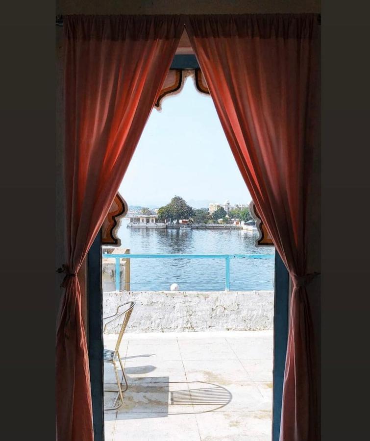 Gypsy Child Lake Hostel Ουνταϊπούρ Εξωτερικό φωτογραφία
