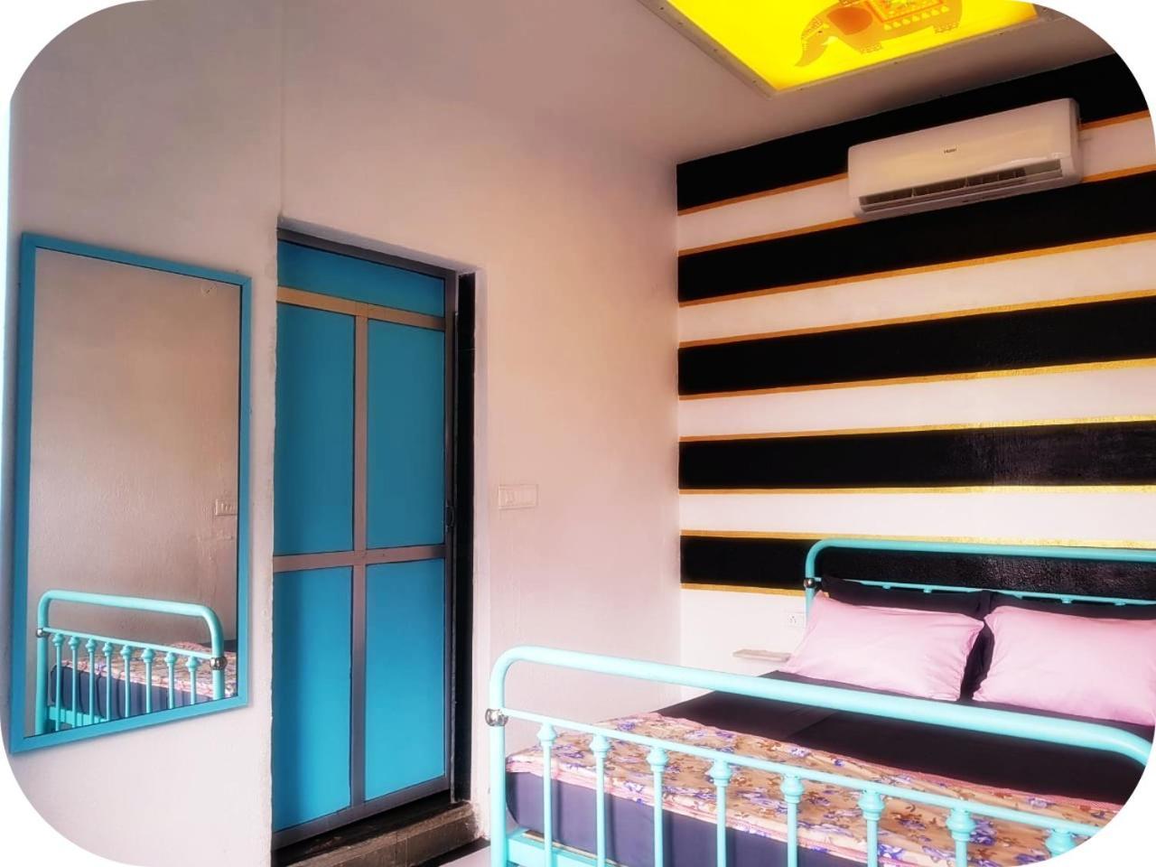 Gypsy Child Lake Hostel Ουνταϊπούρ Εξωτερικό φωτογραφία