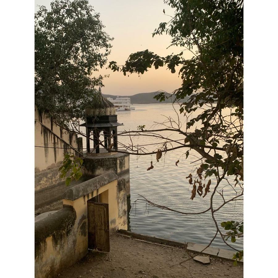 Gypsy Child Lake Hostel Ουνταϊπούρ Εξωτερικό φωτογραφία